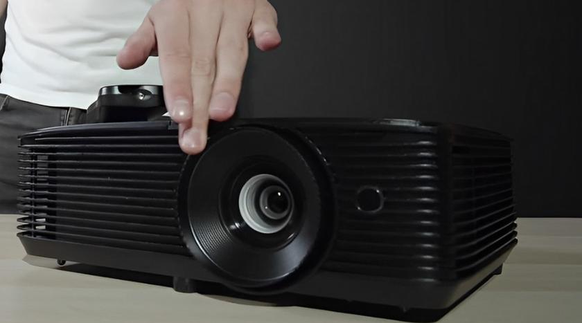Optoma HD146X projector kleine kamer