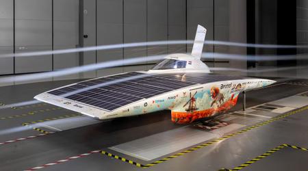 Studenten uit Nederland hebben een "zonneauto" gemaakt die kan worden aangedreven door windenergie