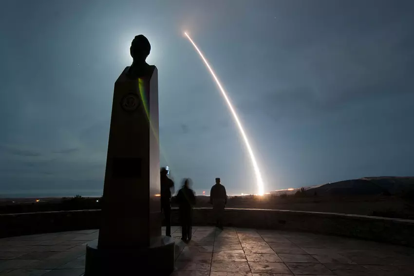 De VS zal volgende week een Minuteman III intercontinentale ballistische raket lanceren nadat Russische troepen hebben getraind met SS-N-23 Skiff en SS-27 Mod 2 raketten.