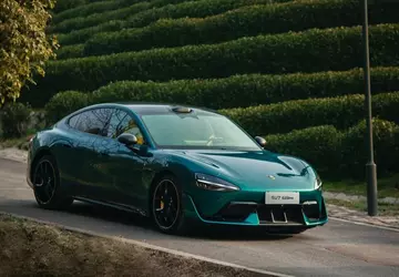 Een smaragd onder de elektrische auto's: ...