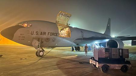 De VS hebben KC-135 Stratotanker tankvliegtuigen naar Saudi-Arabië gestuurd ter vervanging van de KC-10 Extender, die na meer dan 30 jaar dienst met pensioen is gegaan.