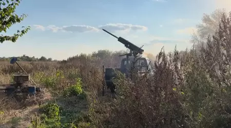 Het Oekraïense leger heeft een geïmproviseerd meervoudig raketlanceersysteem gemaakt van een LAU-131 vliegtuiglanceerder en Hydra 70 ongeleide raketten op basis van een terreinvoertuig.