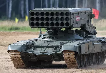 Een FPV drone van $500 vernietigde ...