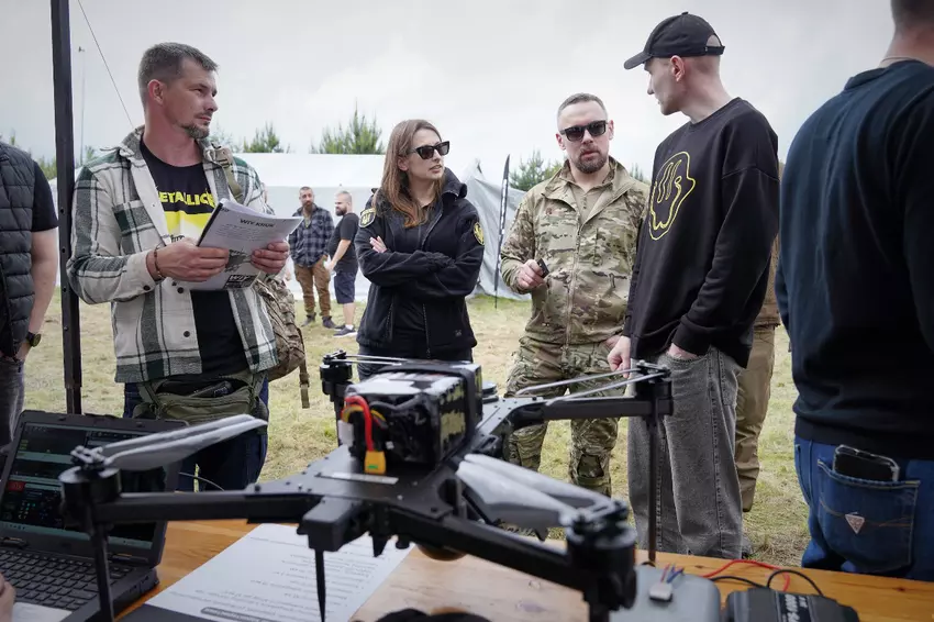 Oekraïense ontwikkelaars en militairen