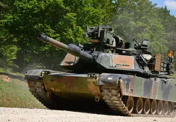 Polen ontvangt eerste partij Amerikaanse M1A1FEP ...