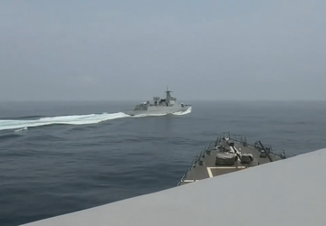 Chinees oorlogsschip LUYANG III DDG 132 ...