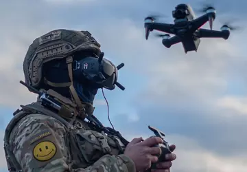 75 tanks, 88 pantservoertuigen, 52 zelfrijdende ...