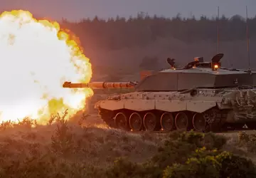 VK overhandigt Oekraïne nieuw militair hulppakket, ...