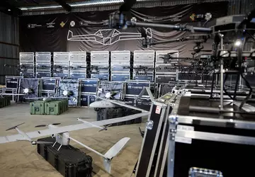 Vampire, Phoenix, Avenger, Penguin en Leleka-100 ...