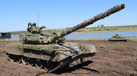FPV drone bracht voorzichtig explosieven naar het open luik van een T-80BV en vernietigde een Russische tank