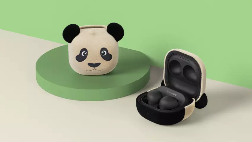 Samsung heeft een pluizig hoesje in de vorm van een Fubao-panda gelanceerd voor de Galaxy Buds-serie
