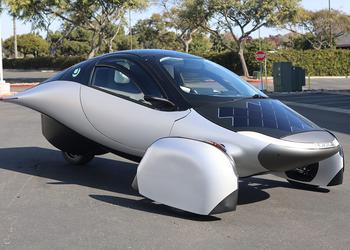Aptera onthulde een productieklaar elektrisch voertuig ...