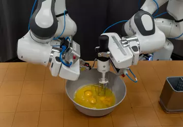 Toyota gebruikt generatieve AI om robots ...