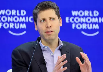 Sam Altman probeert miljarden dollars in ...