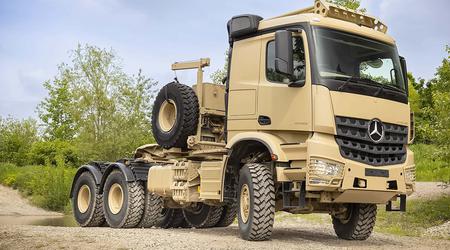 Mercedes-Benz presenteert de Arocs 4042 AS 6x6 legertrekker op IDEX 2025