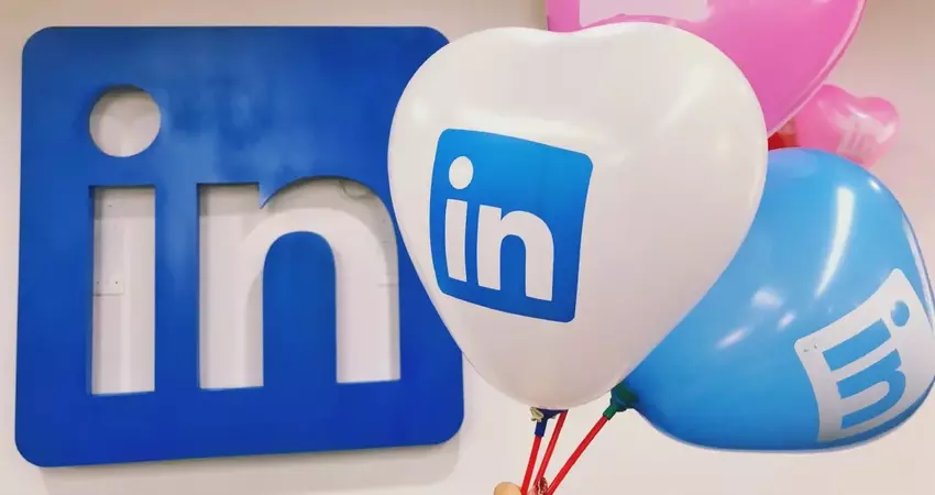 LinkedIn overschrijdt $2 miljard aan inkomsten uit premium abonnementen, totale inkomsten stijgen met 9%