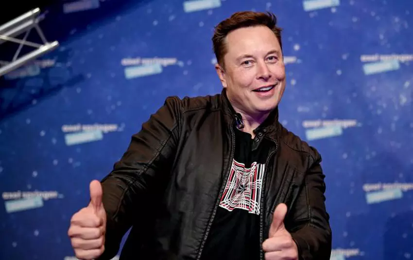 Elon Musk heeft sociaal netwerk X verkocht aan zijn startup xAI 