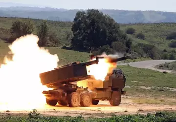 HIMARS-raketsystemen in Oekraïne hebben twee UR-77 ...