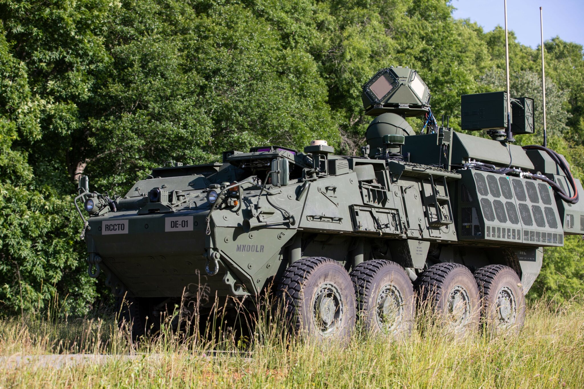 Militaire uitmuntendheid: Lasertechnologie aangepast aan Stryker Lasers op wielen: Een innovatief systeem voor Stryker