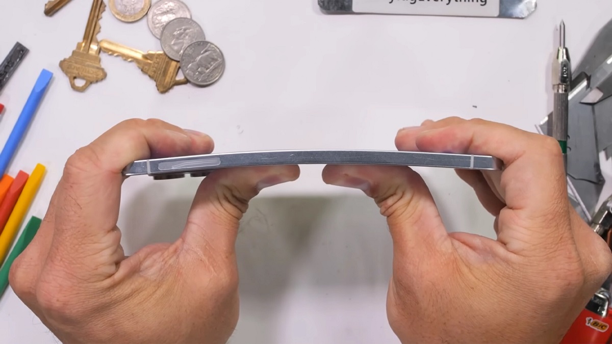 Achter de schermen van de proeven: de geheimen van de screenshotvideo's van JerryRigEverything Review door JerryRigEverything: wat zit er achter het scherm?