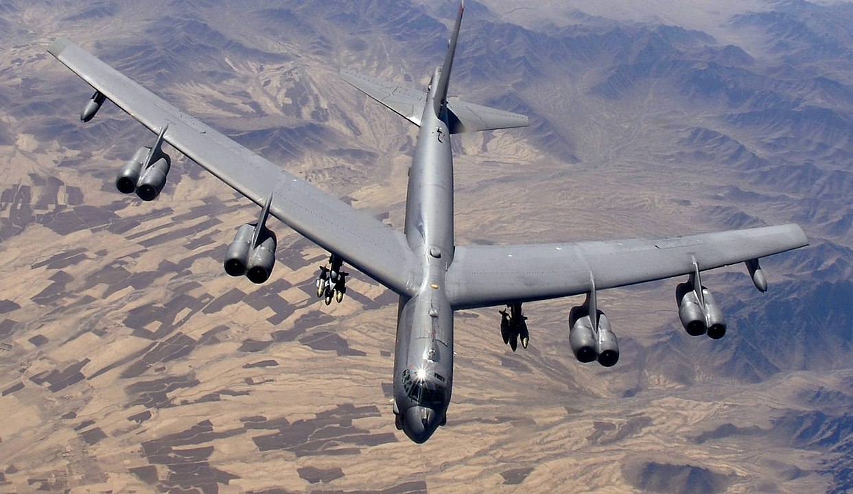 Technologisch vlaggenschip van de militaire luchtvaart: wat brengt de toekomst voor de B-52? B-52: Consequenties van modernisering van de legendarische bommenwerper