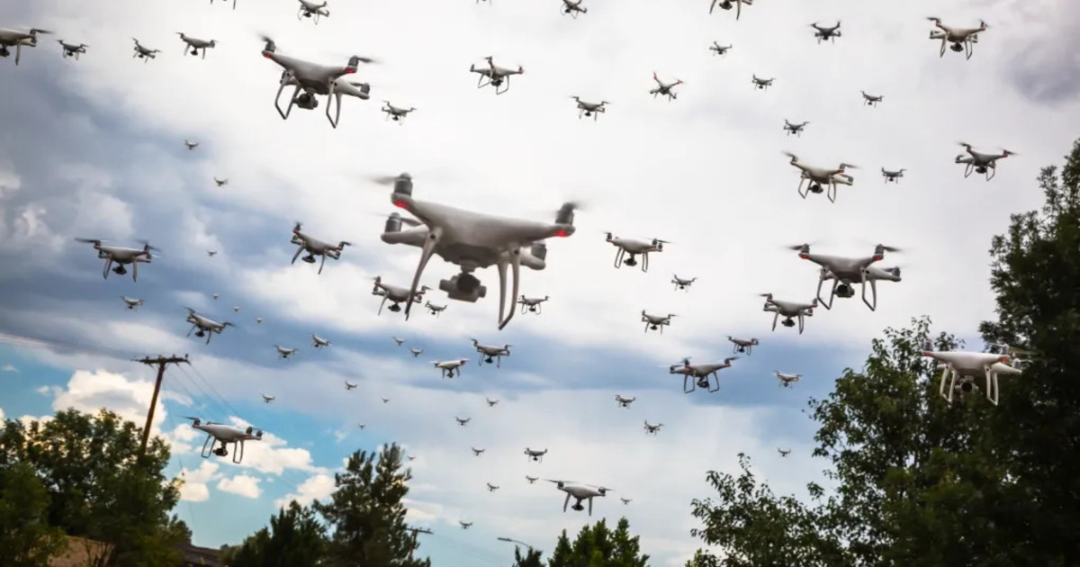 Denemarken heeft een drone ontwikkeld die oplaadt via hoogspanningskabels (video) Denemarken heeft een drone ontwikkeld die oplaadt via hoogspanningskabels (video)