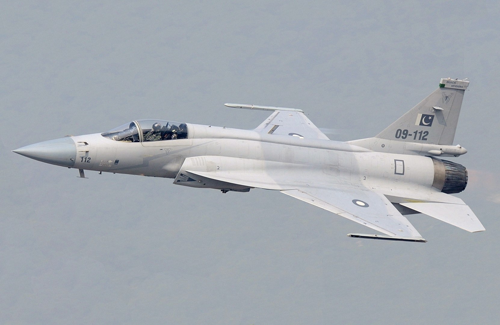 Gezamenlijke ontwikkeling van de luchtvaart: Het verhaal van de Sino-Pakistani JF-17 Thunder JF-17 Thunder: Hoe China en Pakistan de storm van de lucht creëerden