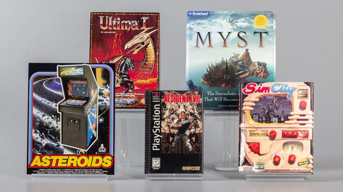 De Video Game Hall of Fame van het Strong Museum heeft een nieuwe aanwinst: Asteroids, Myst, Resident Evil, SimCity en Ultima nemen hun rechtmatige plaats in tussen de belangrijkste games uit de industrie. De Video Game Hall of Fame van het Strong Museum heeft een nieuwe aanwinst: Asteroids, Myst, Resident Evil, SimCity en Ultima nemen hun rechtmatige plaats in tussen de belangrijkste games uit de industrie.
