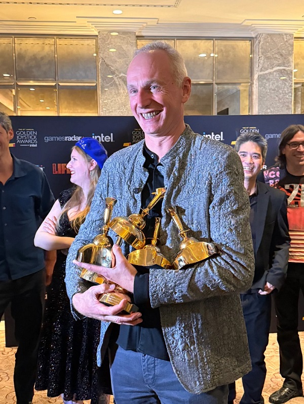 Baldur's Gate 3 triomfeert bij de Golden Joystick Awards 2023! De role-playing game won in zes categorieën en Larian werd erkend als de beste studio van het jaar.-2 Baldur's Gate 3 triomfeert bij de Golden Joystick Awards 2023! De role-playing game won in zes categorieën en Larian werd erkend als de beste studio van het jaar.-2