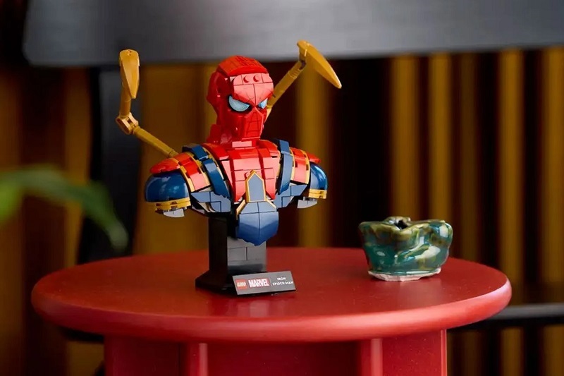 Spider-Man's mini-bust Spider-Man's mini-bust
