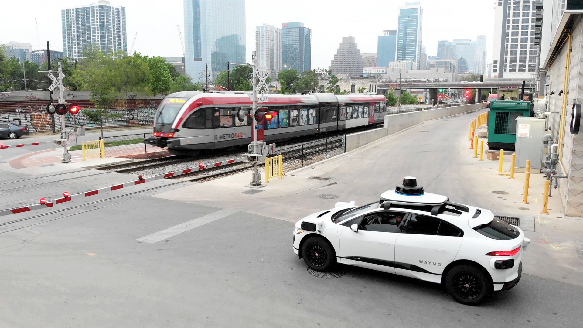 Waymo zal tegen het einde van het jaar een commerciële robotaxidienst lanceren in Austin Waymo zal tegen het einde van het jaar een commerciële robotaxidienst lanceren in Austin