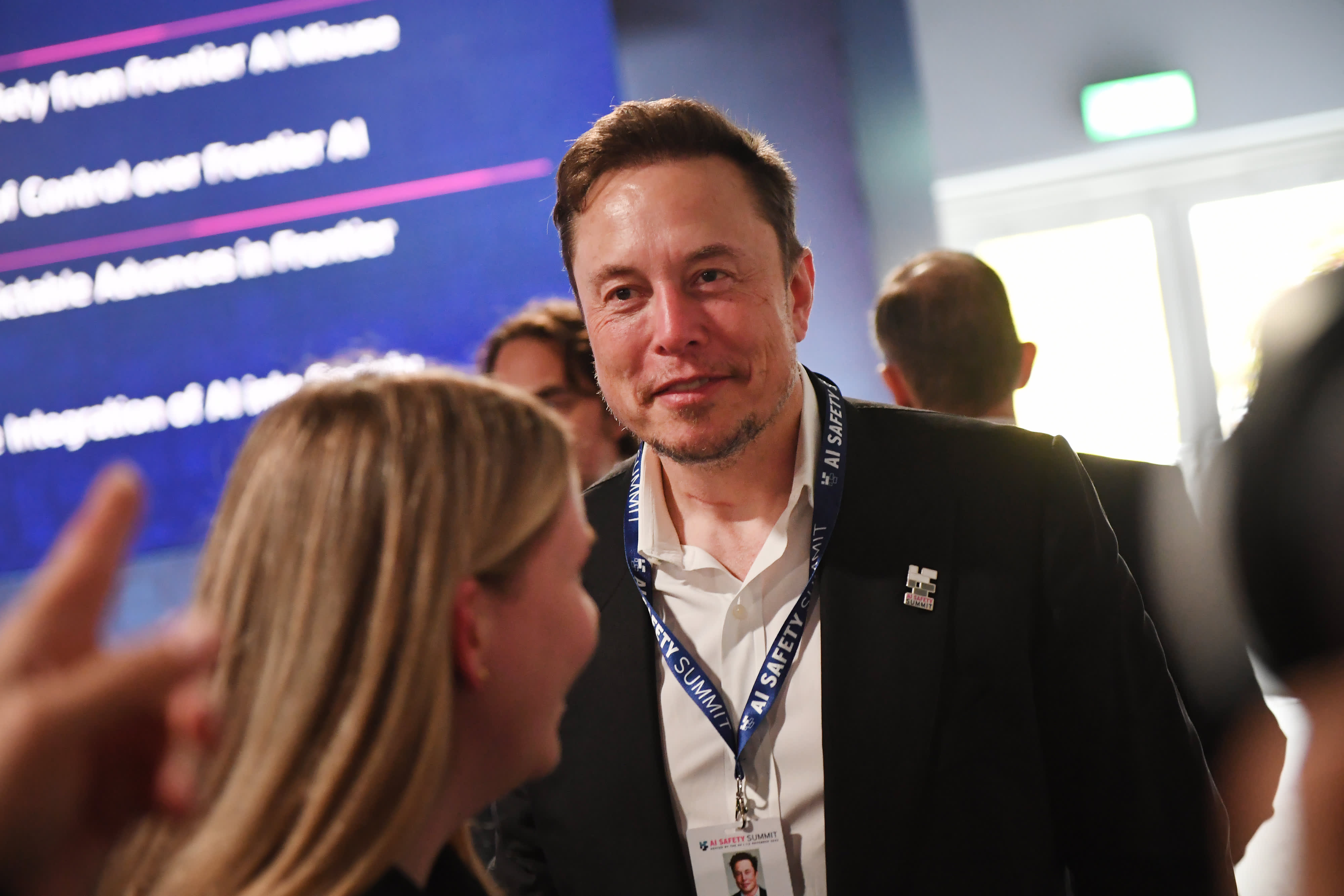 Elon Musk voorspelt dat er door AI in de toekomst geen noodzaak meer is om te werken Elon Musk voorspelt dat er door AI in de toekomst geen noodzaak meer is om te werken