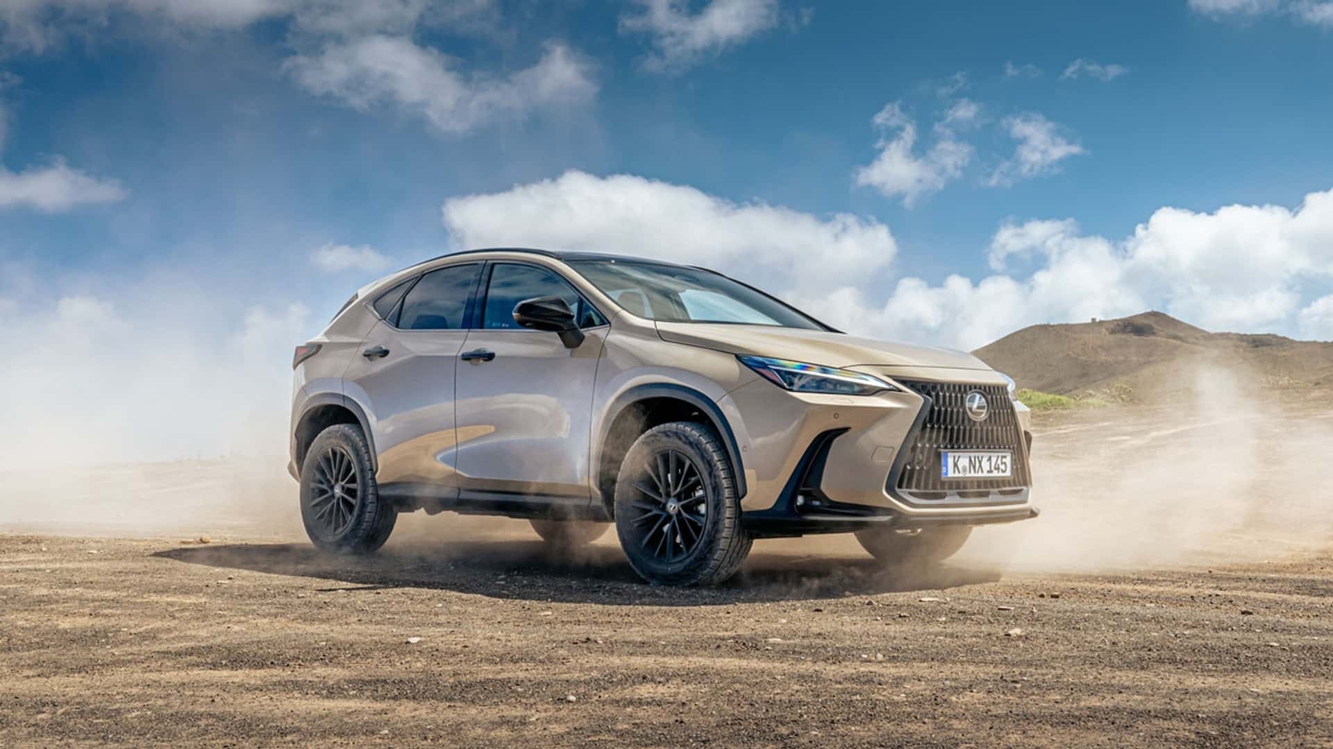 Zijaanzicht Lexus NX Overtrail Zijaanzicht Lexus NX Overtrail