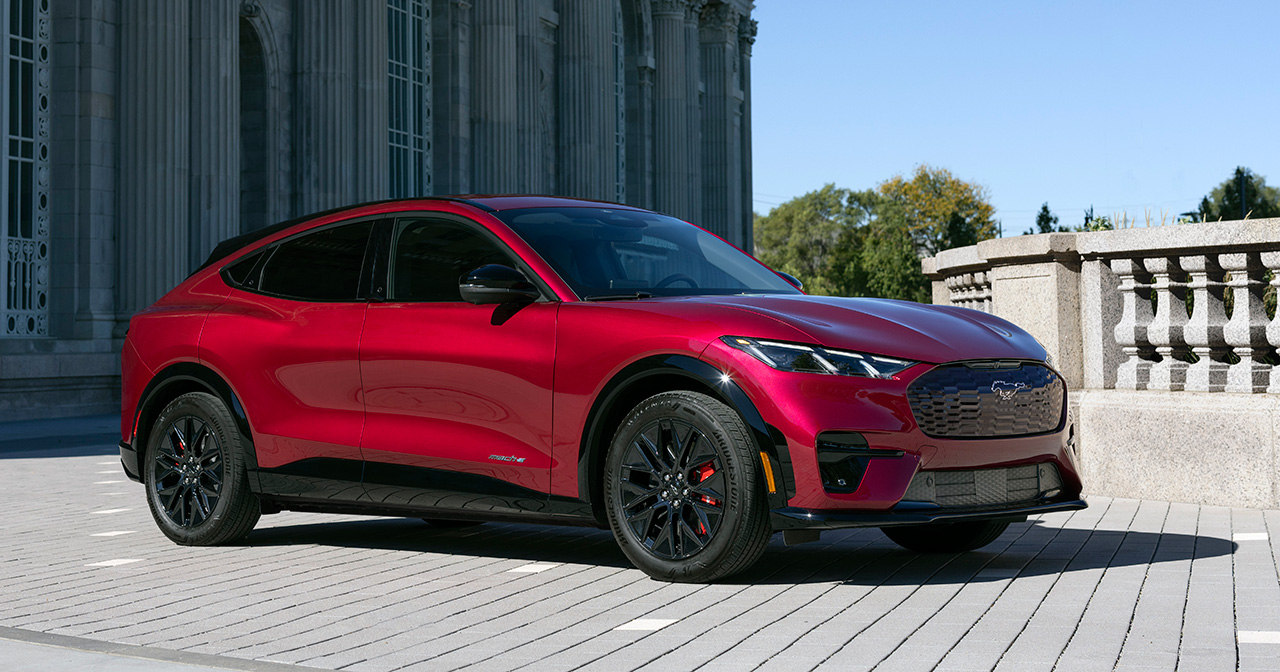 2025 Ford Mustang Mach-E Premium Sportuitstralingspakket 2025 Ford Mustang Mach-E Premium Sportuitstralingspakket