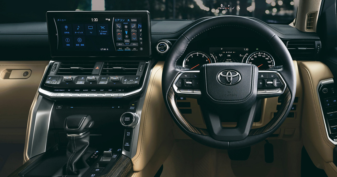 Interieur van de Toyota Land Cruiser 300 Huidige versie van het interieur van de Toyota Land Cruiser 300