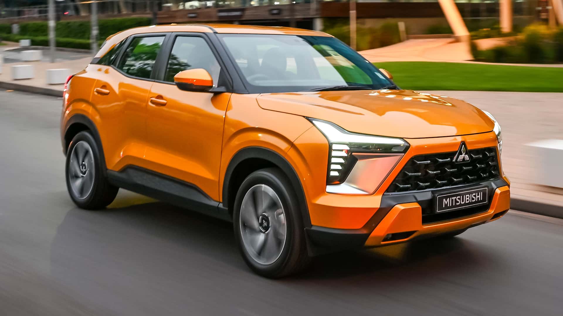 2025 Mitsubishi Outlander Sport - zijaanzicht 2025 Mitsubishi Outlander Sport - zijaanzicht