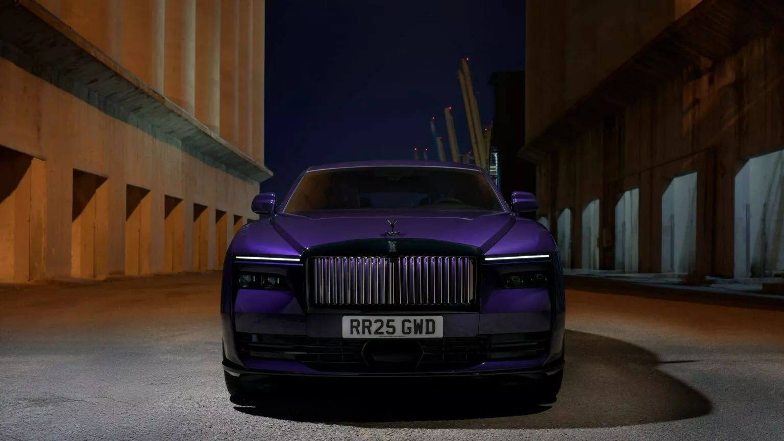 2025 Rolls-Royce Spectre zwarte badge zijaanzicht 2025 Rolls-Royce Spectre zwarte badge zijaanzicht