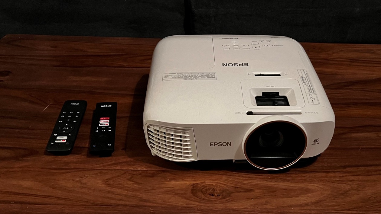 Epson Home Cinema 2250 Test en Review Epson Home Cinema 2250 Test en Review
