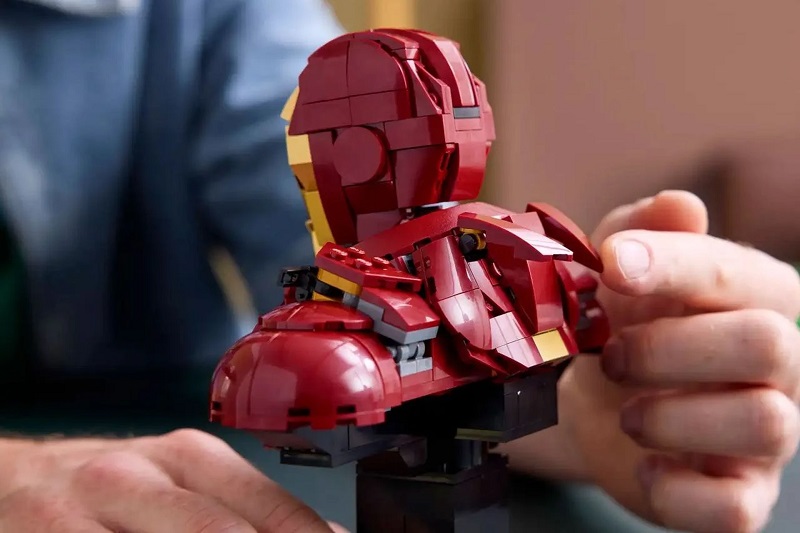 Detail van Iron Man's mini bust Detail van Iron Man's mini bust
