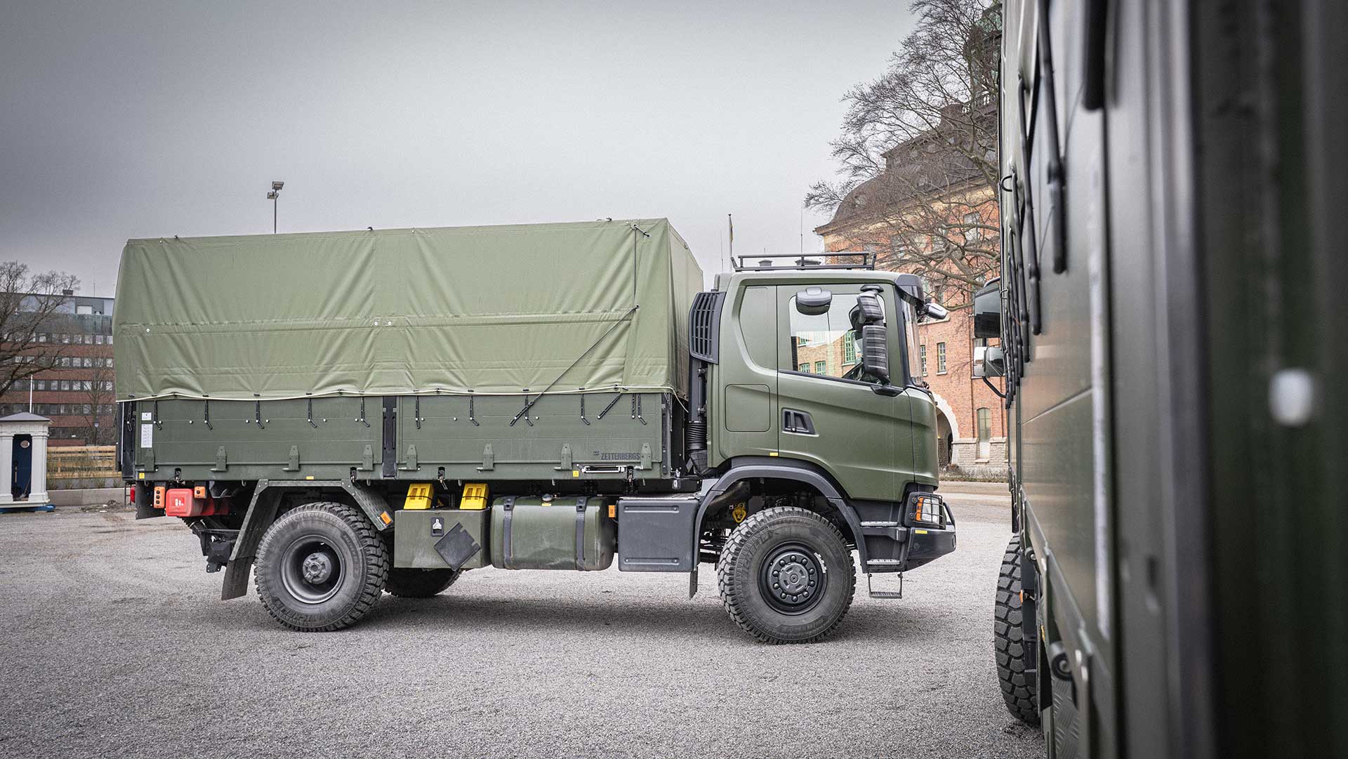 Dieplader 6x6 met tent en hydroboard