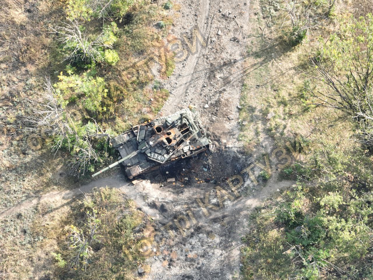 Russische gemoderniseerde T-90 "Breakthrough" tank kost tot 4,5 miljoen dollar vernietigd op zijn eigen mijnen samen met de nieuwe BMP-3M tank Russische gemoderniseerde T-90 "Breakthrough" tank kost tot 4,5 miljoen dollar vernietigd op zijn eigen mijnen samen met de nieuwe BMP-3M tank
