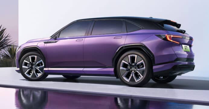 Honda P7-interieur met multimediadisplay Honda P7-interieur met multimediadisplay
