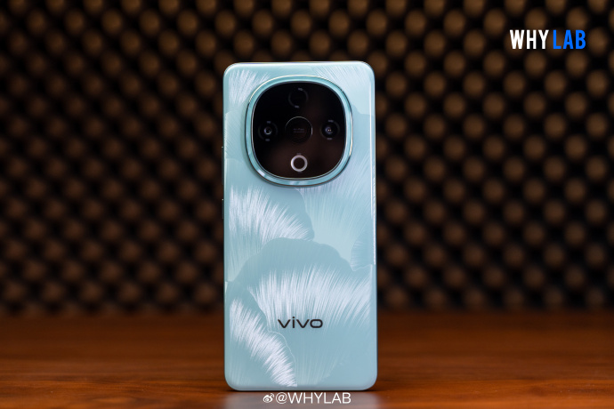 Vivo Y300 5G achterpaneel met camera Vivo Y300 5G achterpaneel met camera