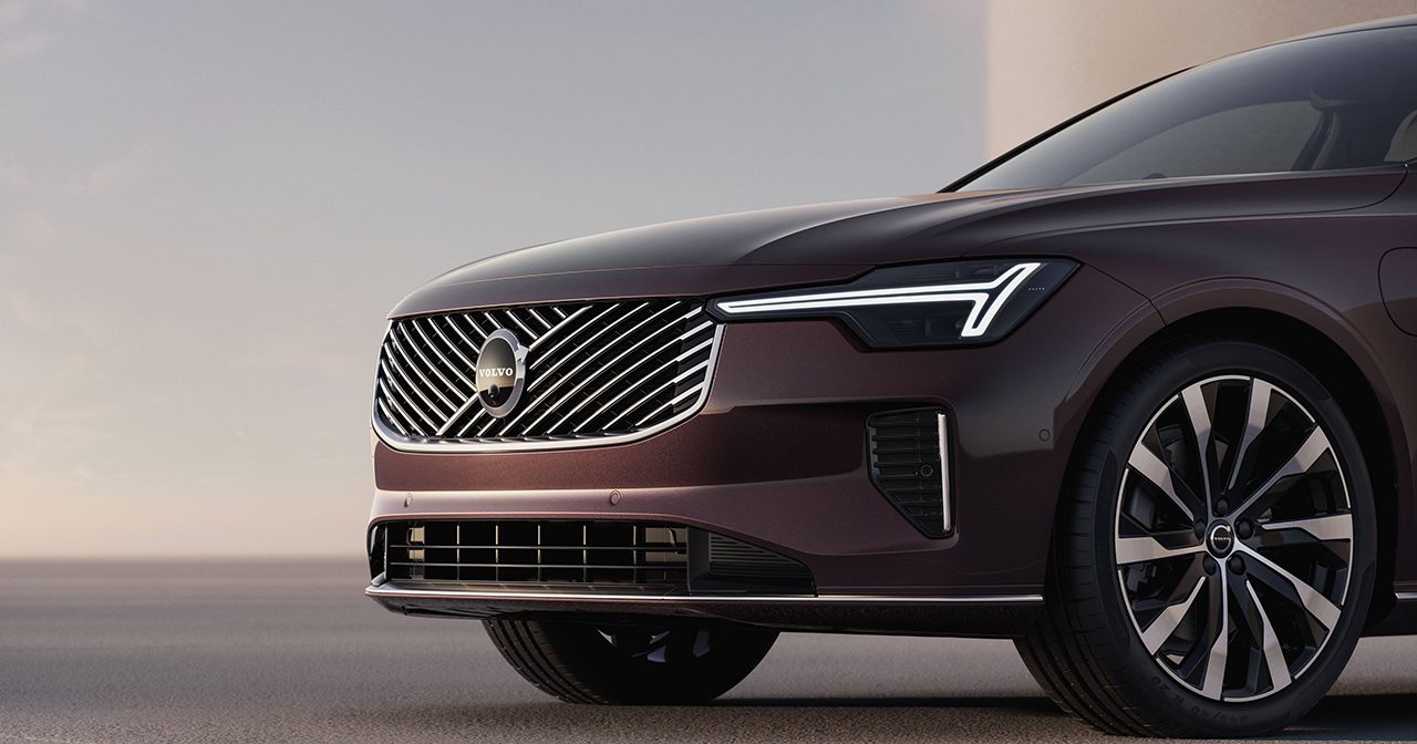 Vernieuwde Volvo S90 in een nieuwe kleur Vernieuwde Volvo S90 in een nieuwe kleur