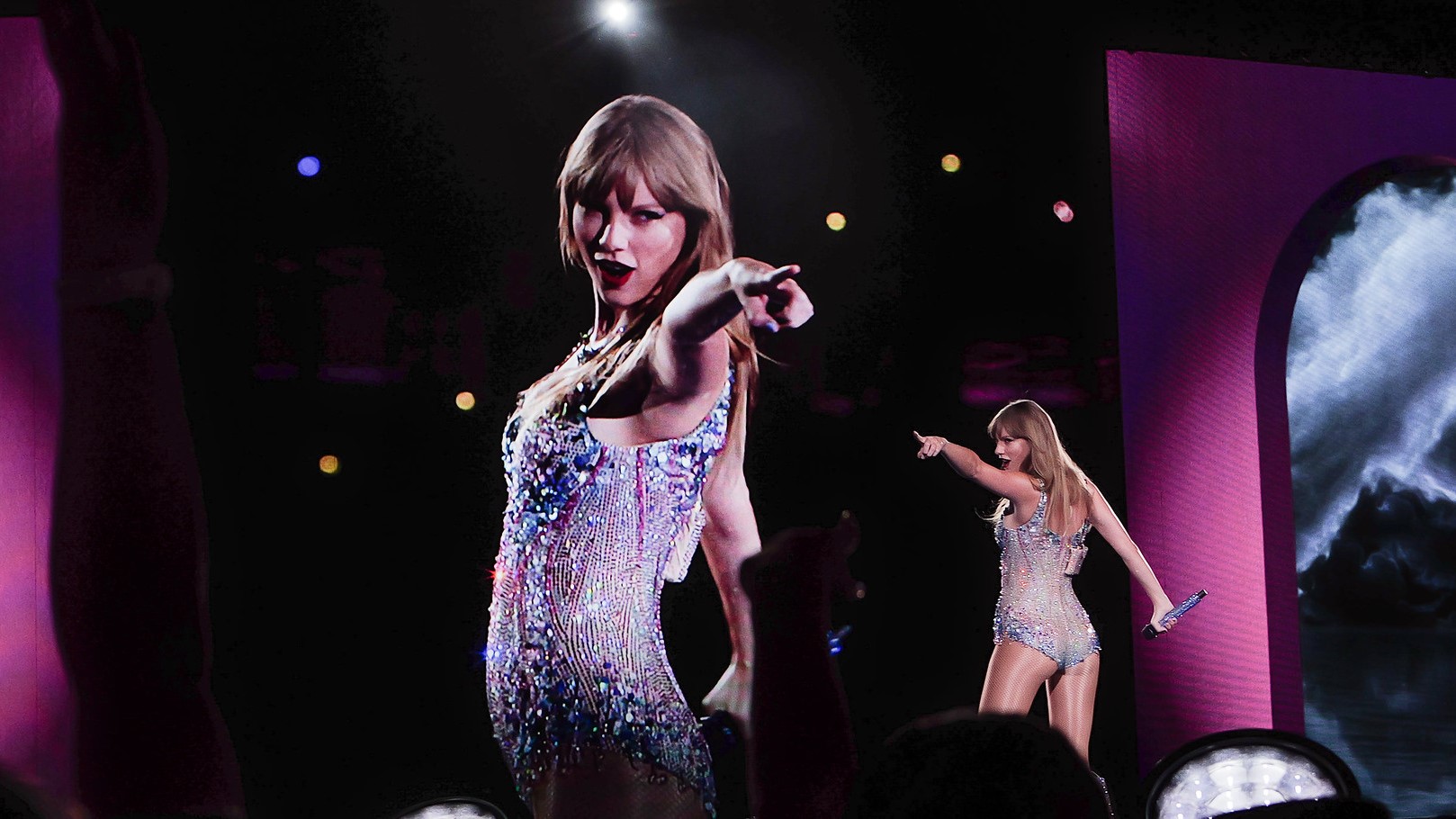 De naaktfakes van Taylor Swift verschenen op X, wat de fans van de zangeres woedend heeft gemaakt De naaktfakes van Taylor Swift verschenen op X, wat de fans van de zangeres woedend heeft gemaakt