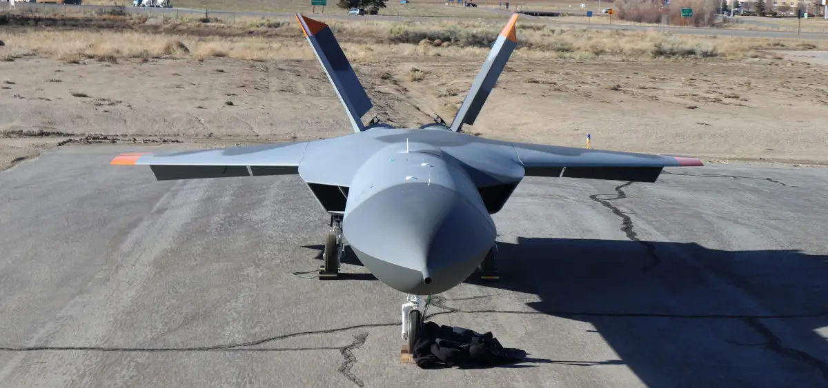 De VS gaat een 5GAT drone bouwen die het Russische Su-57 gevechtsvliegtuig van de vijfde generatie en China's J-20 nabootst.-2 De VS gaat een 5GAT drone bouwen die het Russische Su-57 gevechtsvliegtuig van de vijfde generatie en China's J-20 nabootst.-2