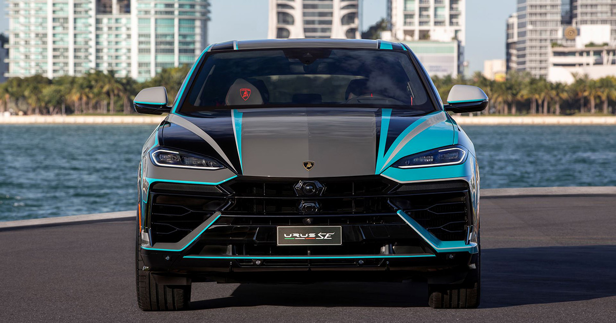 Lamborghini Urus SE exterieur met Blu Glauco accenten Lamborghini Urus SE exterieur met Blu Glauco accenten