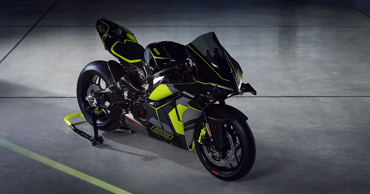 Ducati Panigale V4 Lamborghini sportmotor op de achtergrond van een exclusief ontwerp Ducati Panigale V4 Lamborghini sportmotor op de achtergrond van een exclusief ontwerp