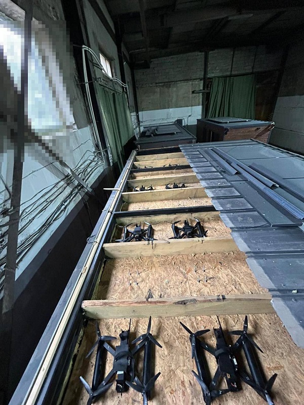 Foto van drones die zijn voorbereid voor de operatie Spin Foto van drones die zijn voorbereid voor de operatie Spin