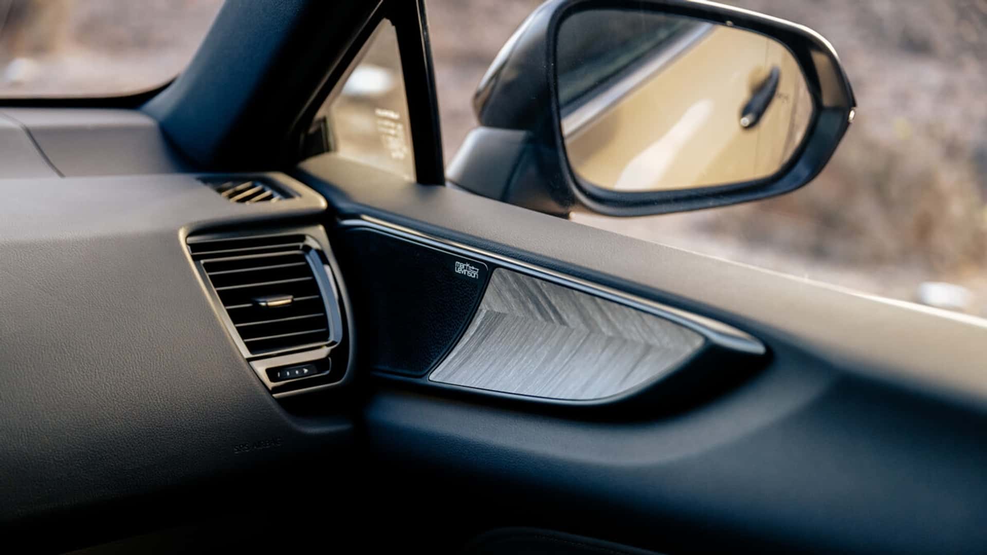 Lexus NX Overtrail interieur met houten bekleding Lexus NX Overtrail interieur met houten bekleding